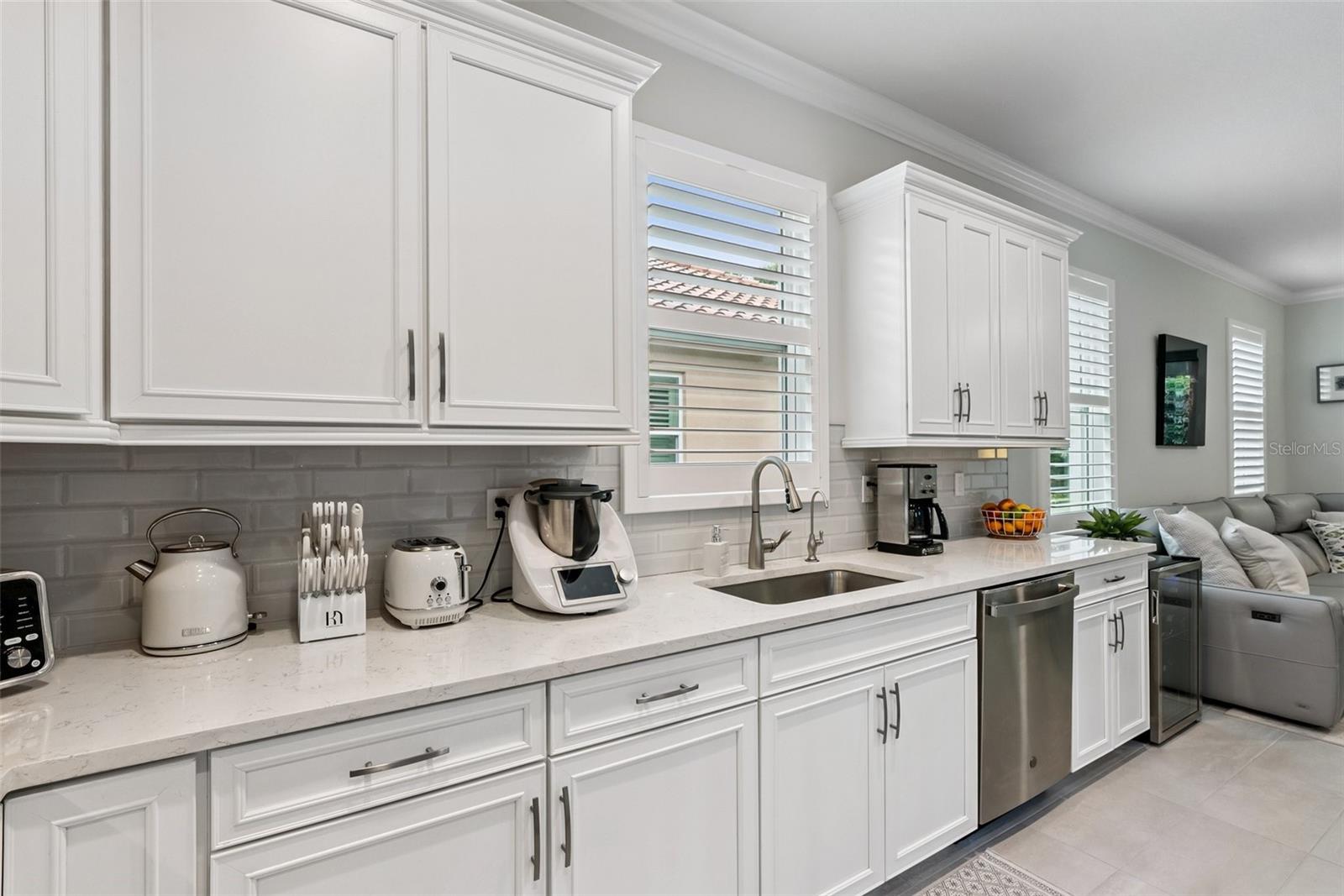Image 11 of 36 For 121 Colebrook Court