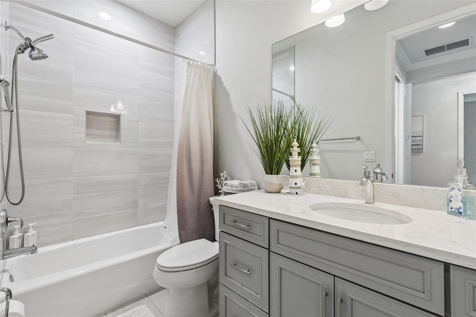 Image 19 of 36 For 121 Colebrook Court