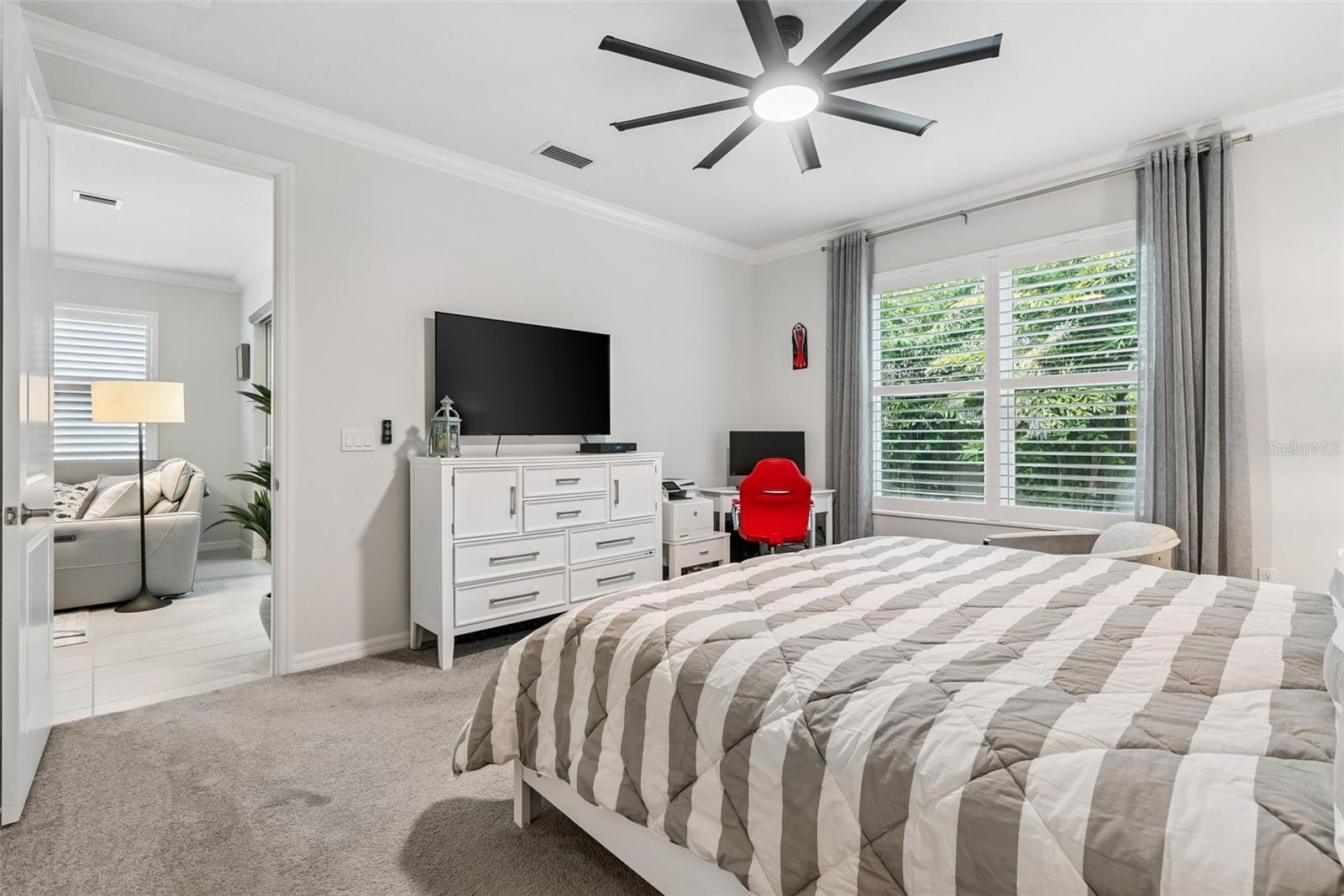 Image 20 of 36 For 121 Colebrook Court