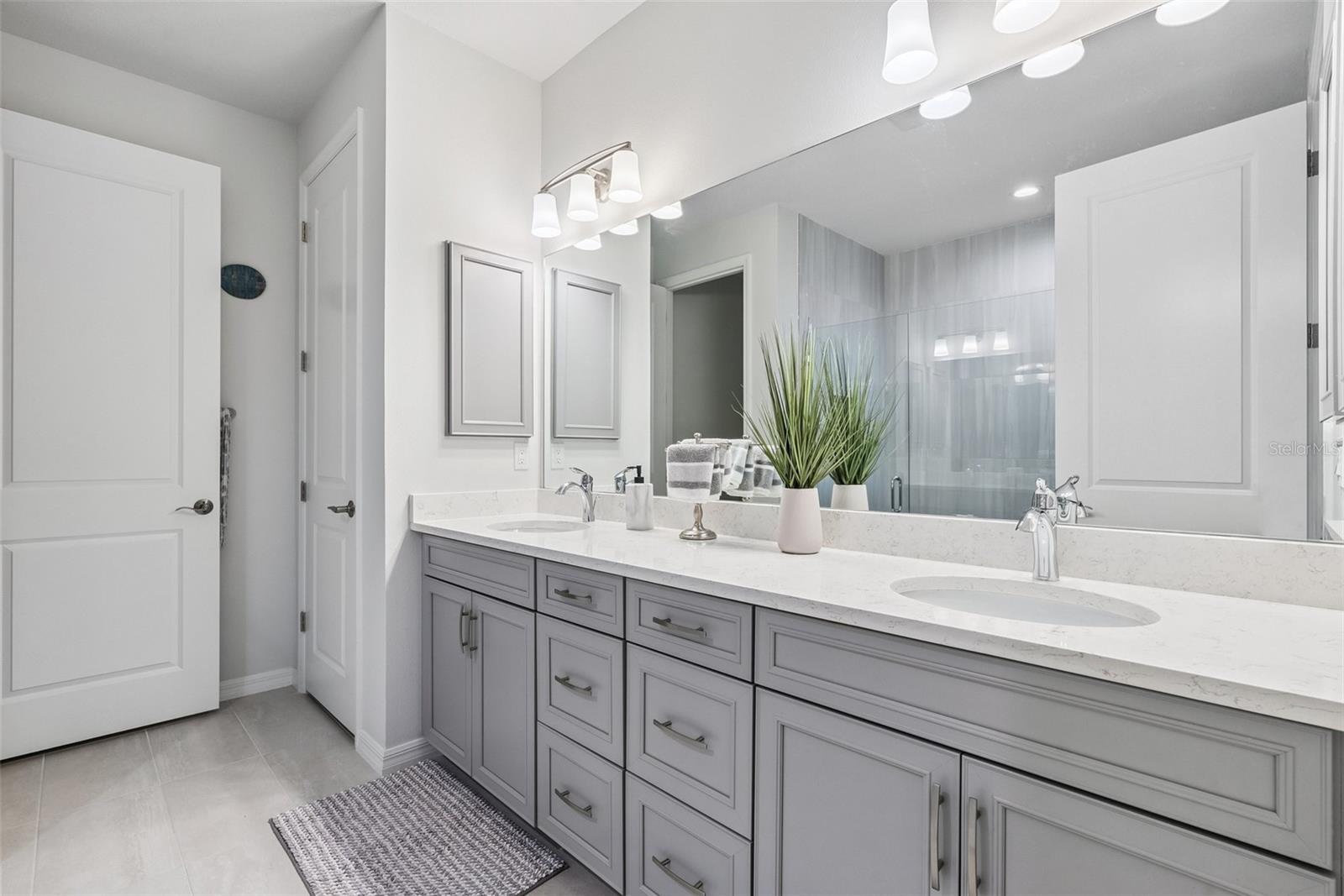 Image 21 of 36 For 121 Colebrook Court