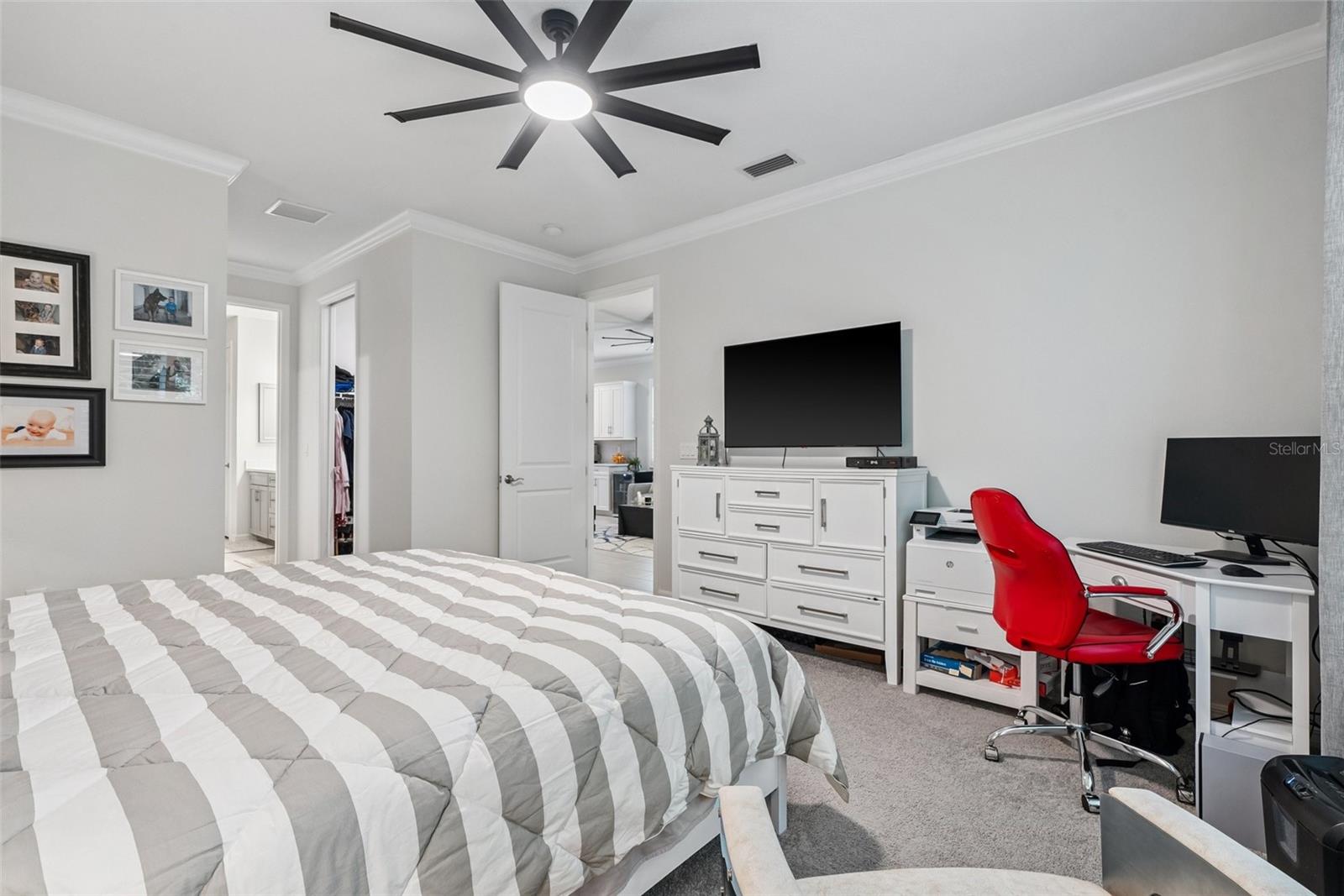 Image 24 of 36 For 121 Colebrook Court