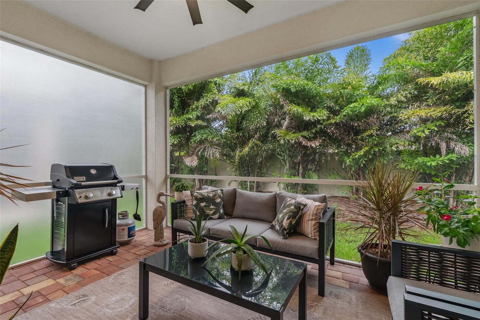 Image 25 of 36 For 121 Colebrook Court