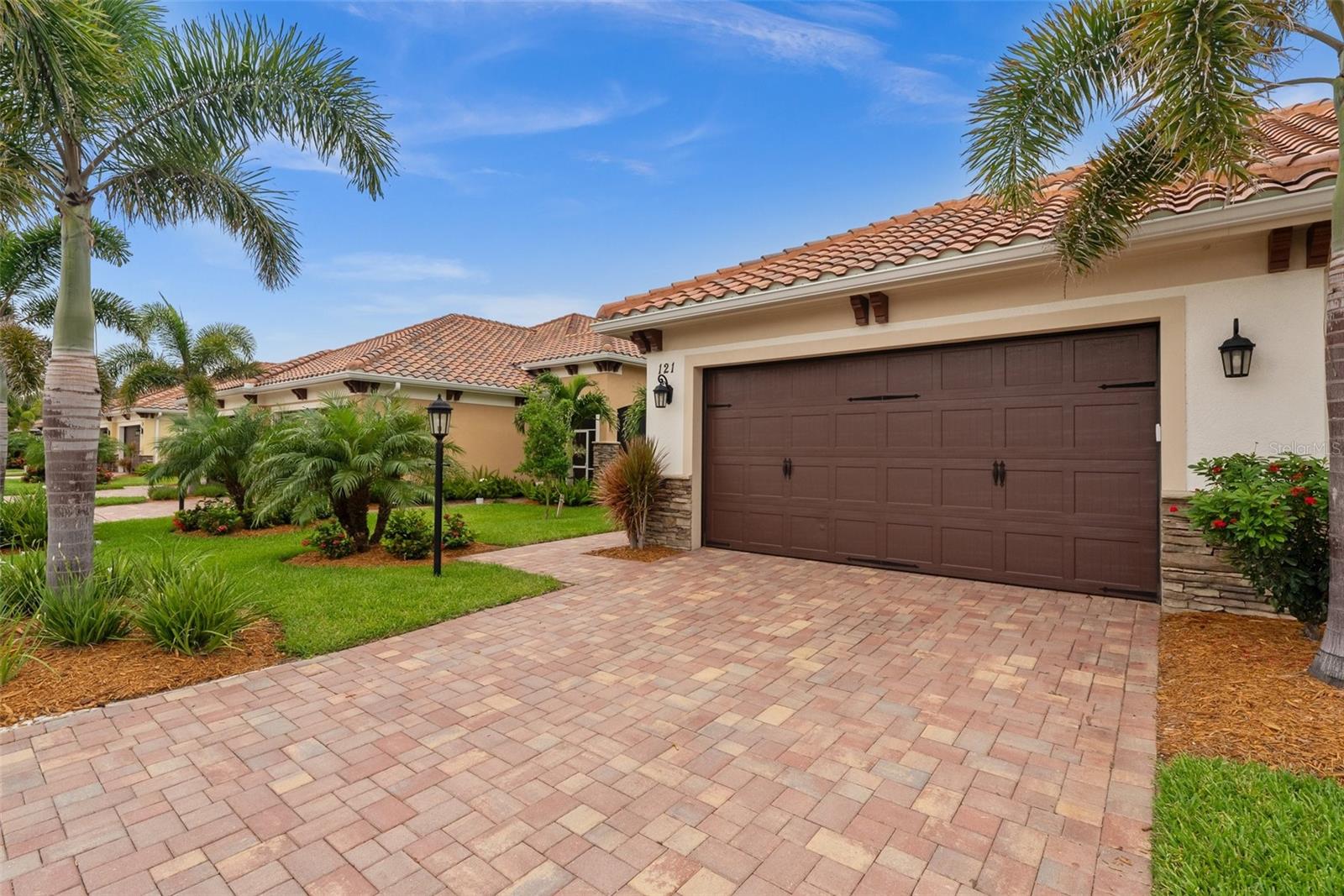 Image 30 of 36 For 121 Colebrook Court