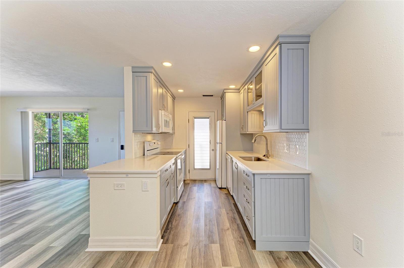 Image 4 of 66 For 616 Guild Drive 8