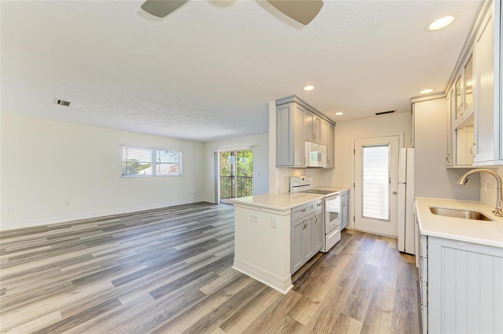 Image 7 of 66 For 616 Guild Drive 8