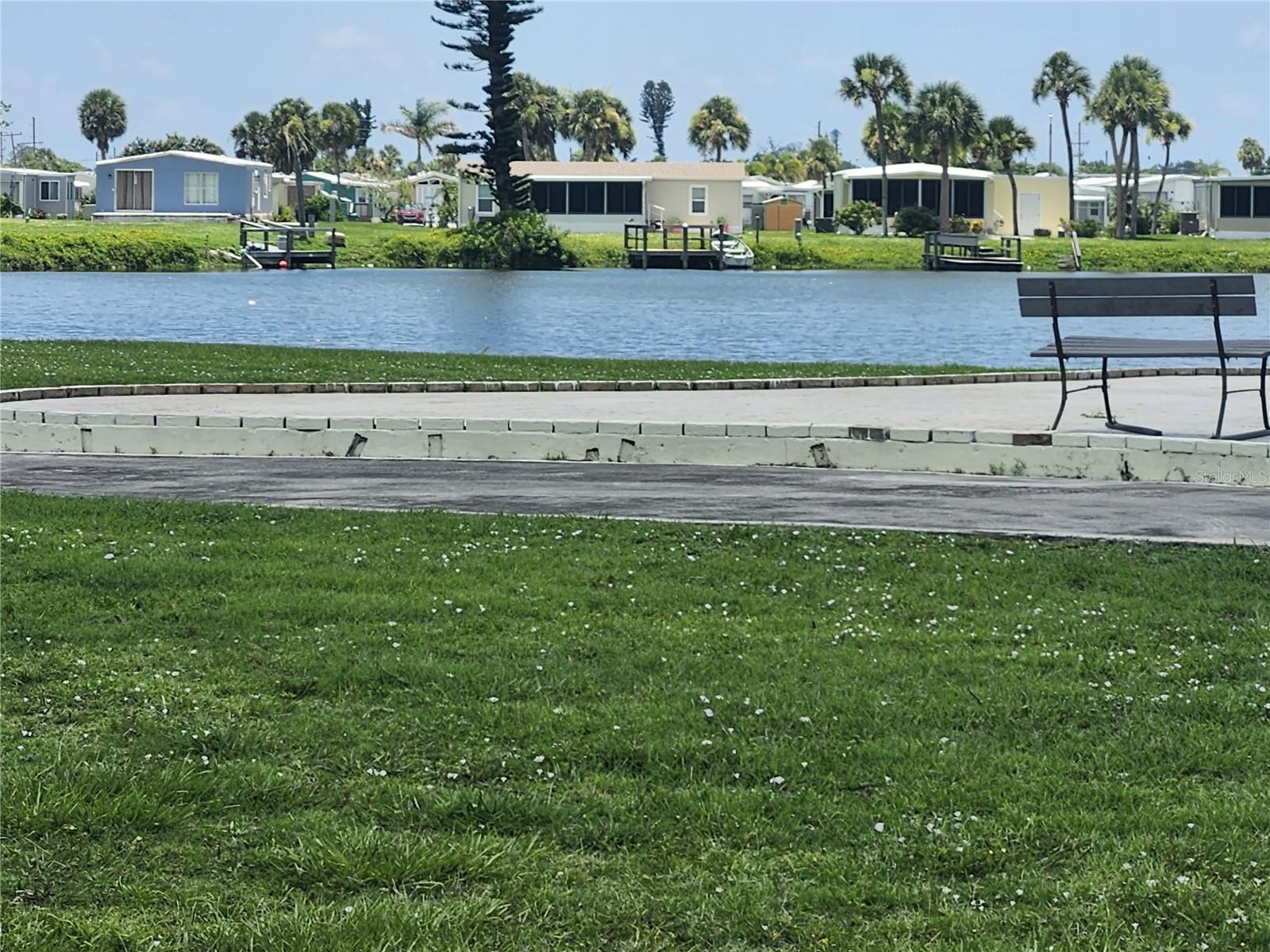 Image 18 of 24 For 6288 Oriole Boulevard