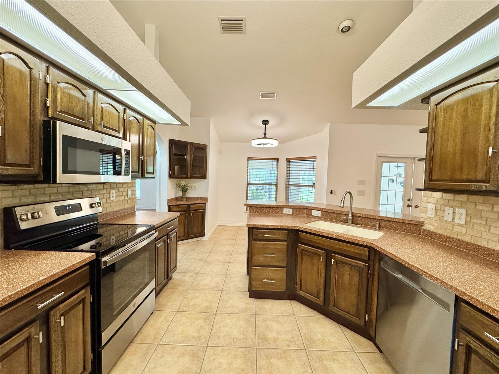 Image 78 of 94 For 6522 Pimlico Street