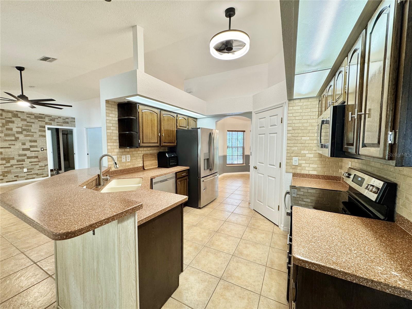Image 79 of 94 For 6522 Pimlico Street