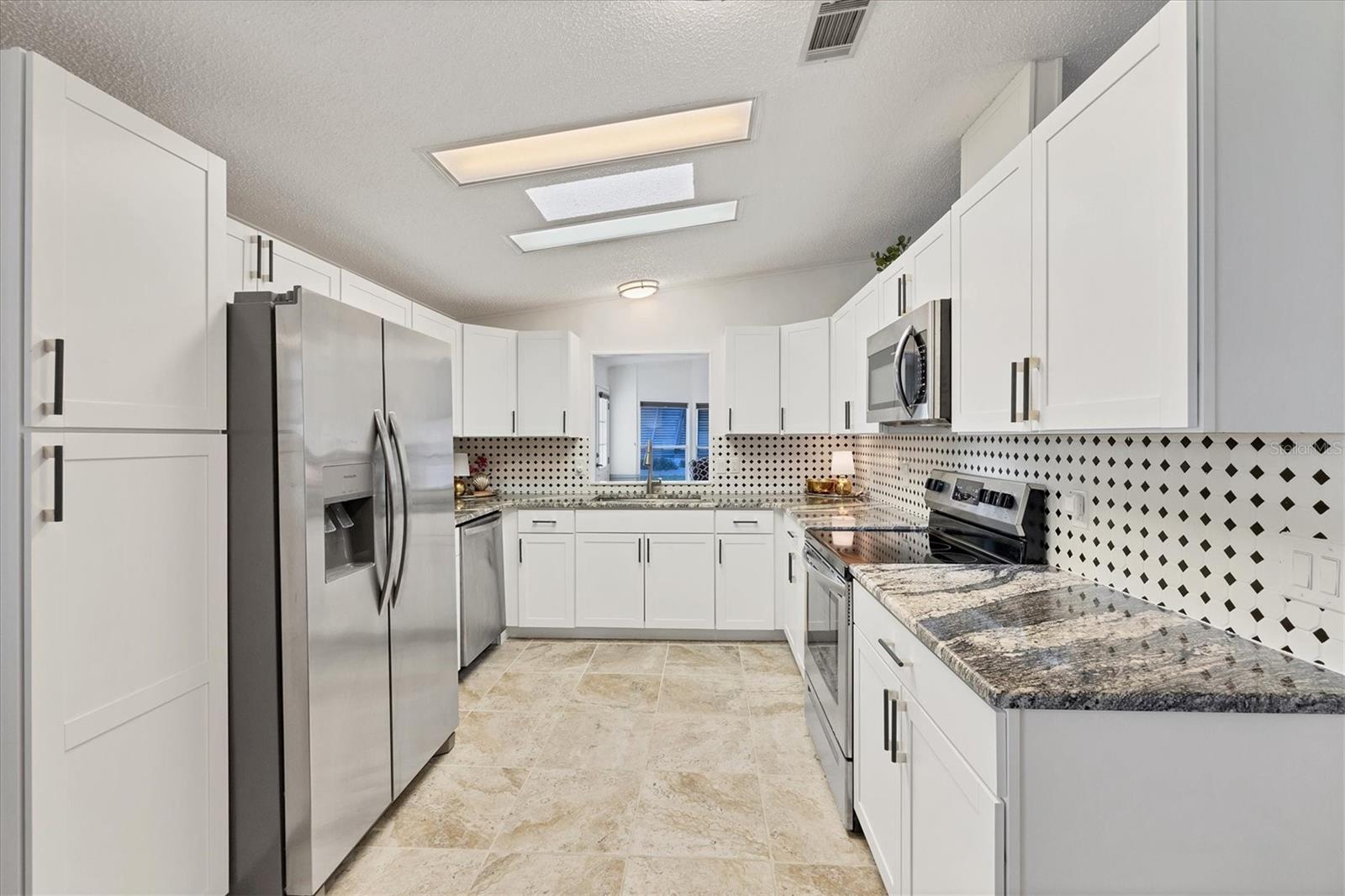 Image 13 of 62 For 546 Amberjack Drive