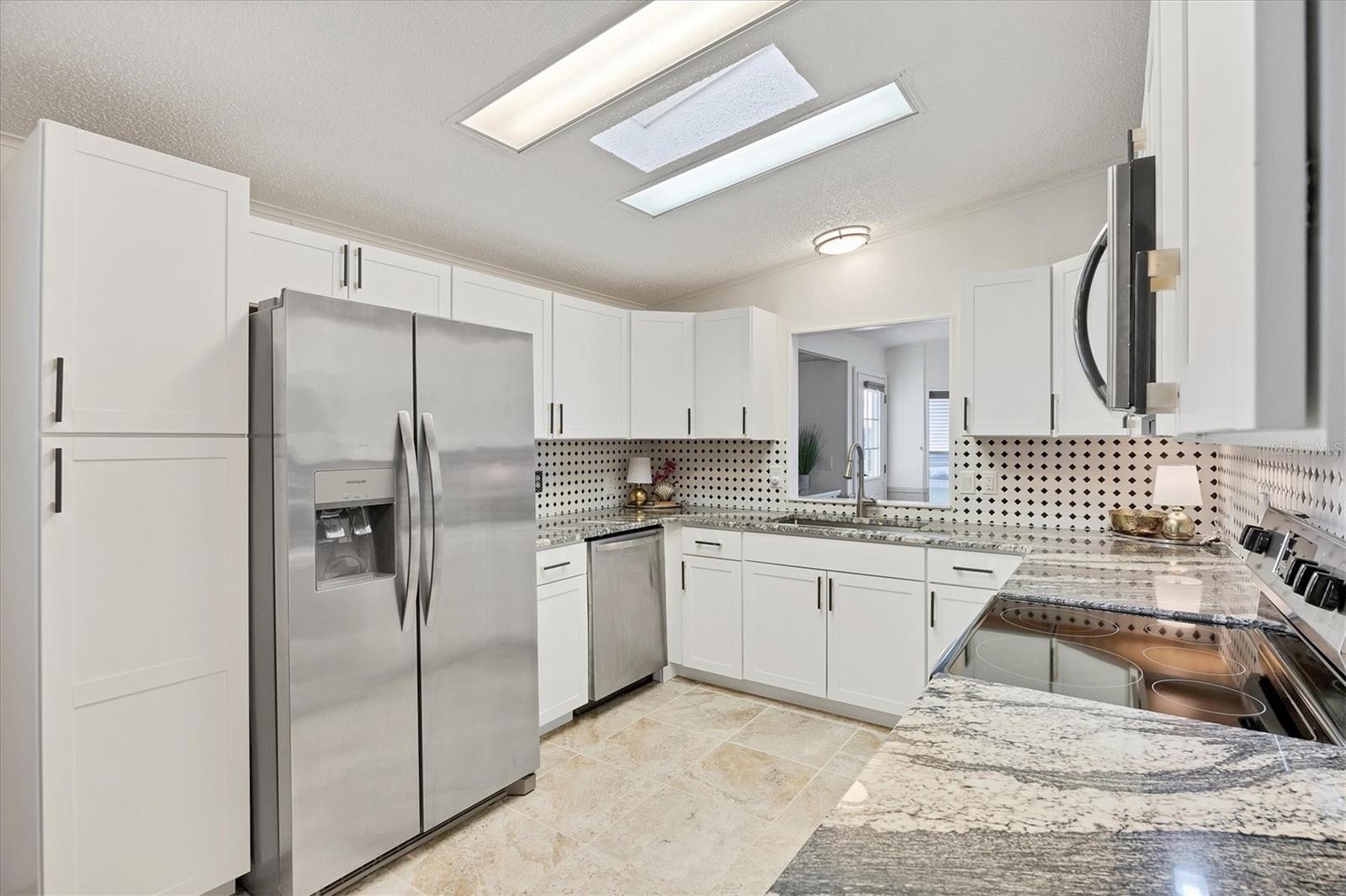 Image 14 of 62 For 546 Amberjack Drive