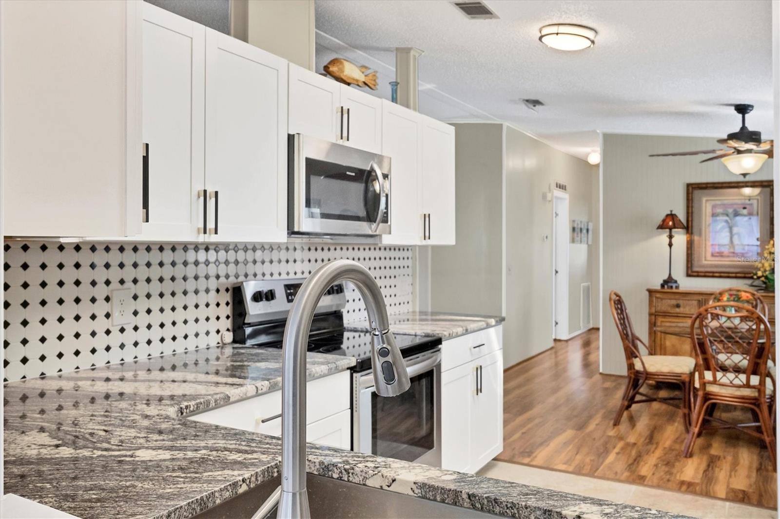 Image 17 of 62 For 546 Amberjack Drive