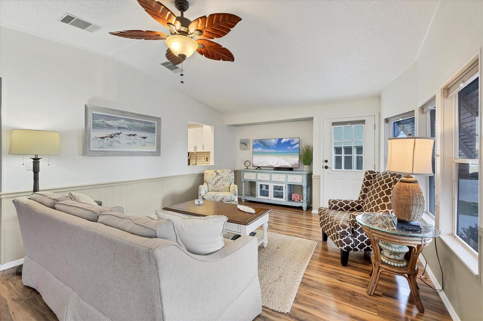 Image 5 of 62 For 546 Amberjack Drive