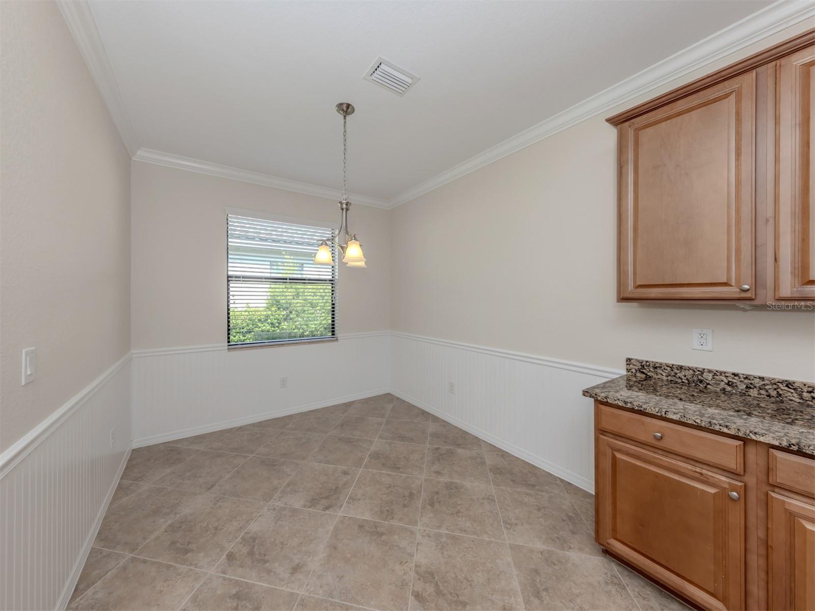 Image 18 of 67 For 13270 Famiglia Drive