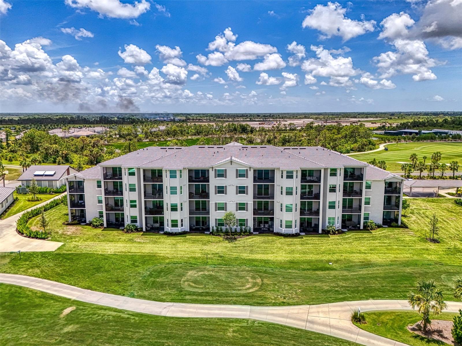 Image 37 of 99 For 12140 Wellen Golf Street 305