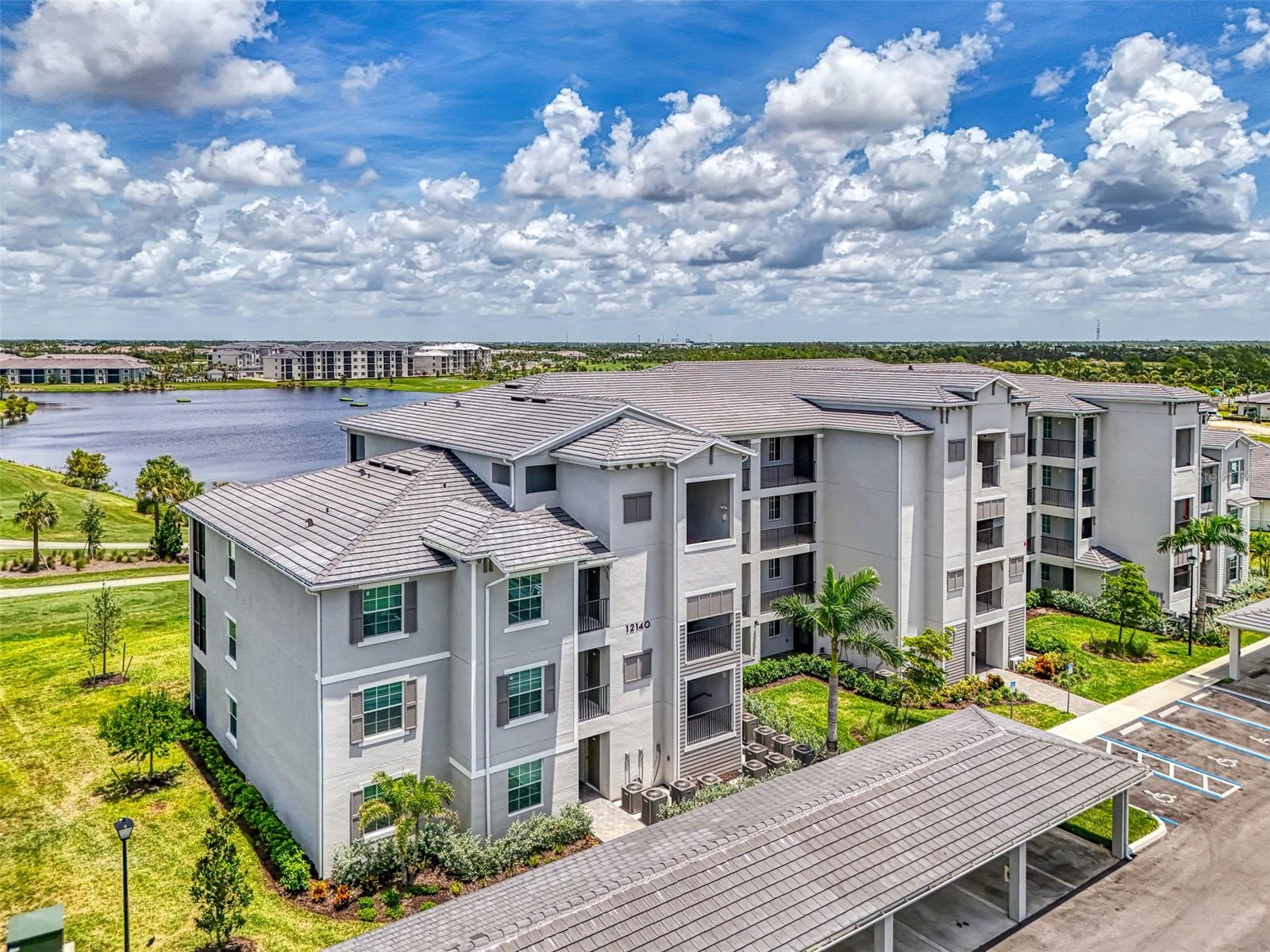 Image 4 of 99 For 12140 Wellen Golf Street 305