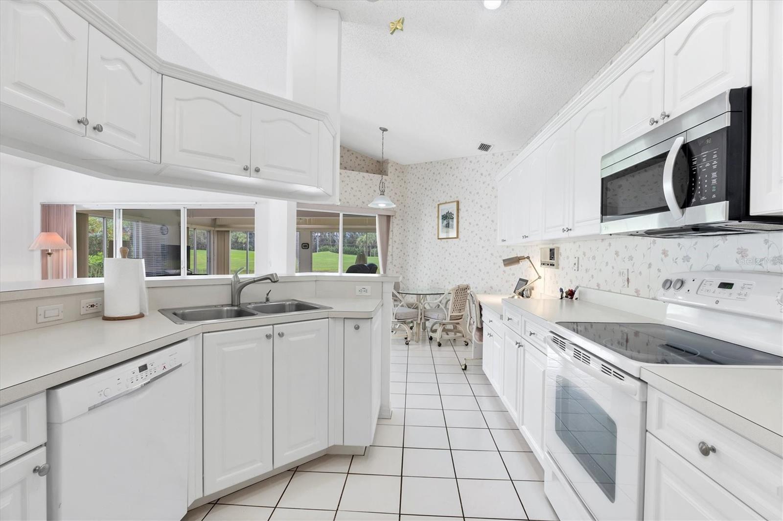 Image 18 of 62 For 1429 Turnberry Drive