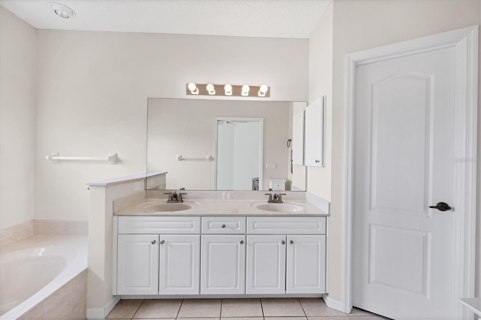 Image 24 of 62 For 1429 Turnberry Drive