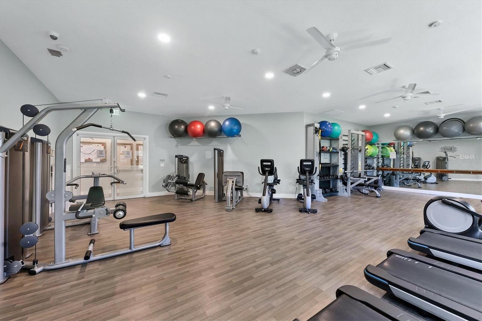 Image 54 of 62 For 1429 Turnberry Drive