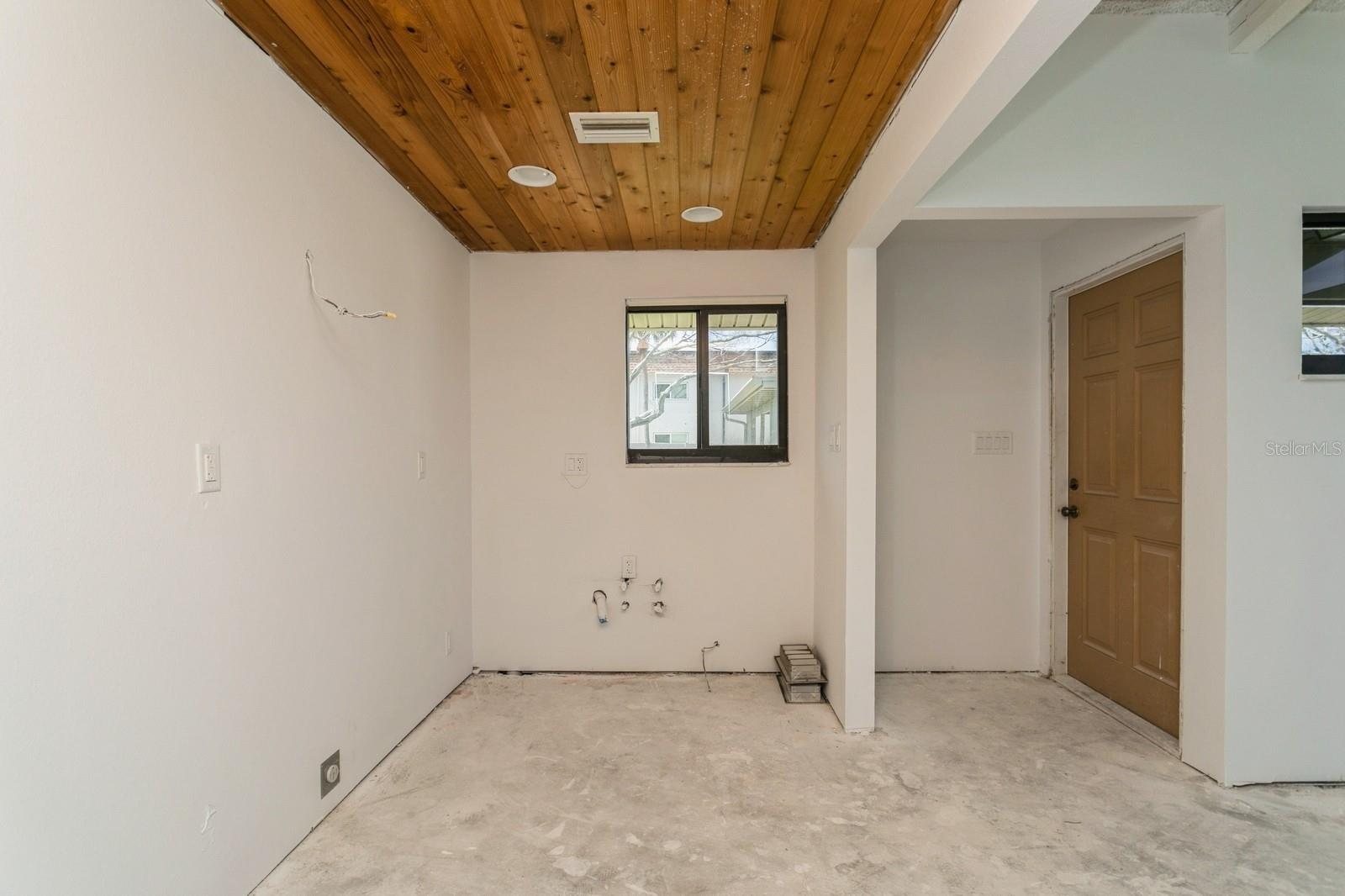 Image 12 of 58 For 500 Park Boulevard S 99
