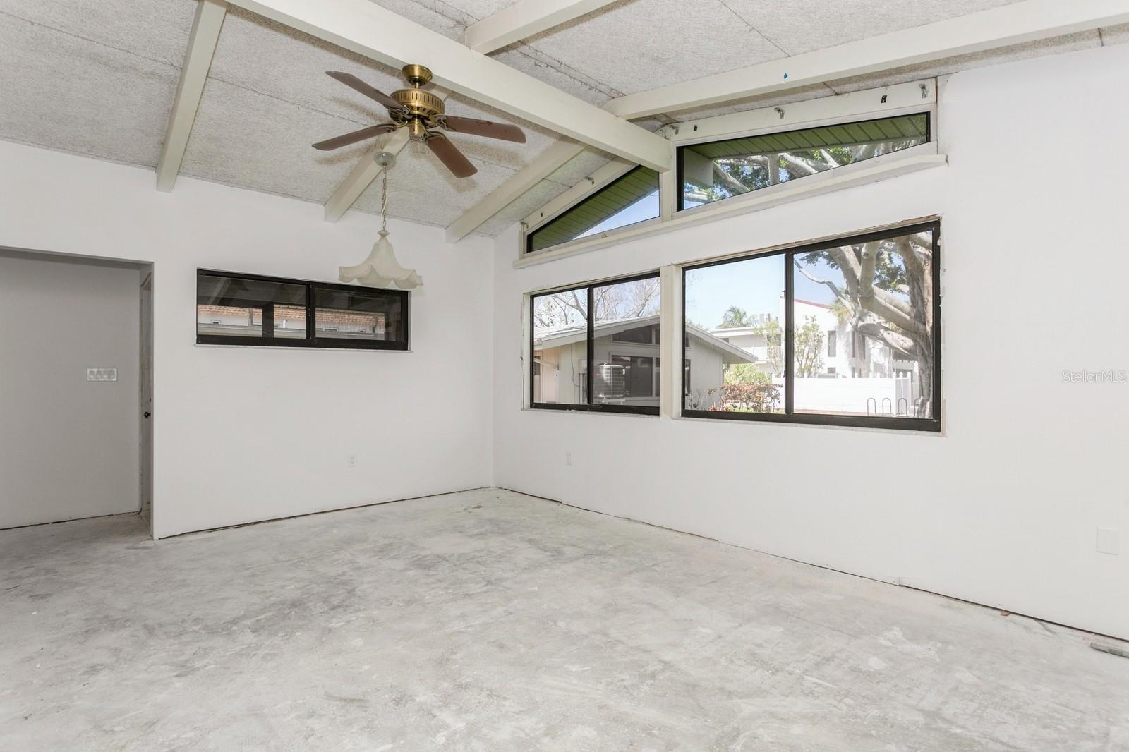Image 7 of 58 For 500 Park Boulevard S 99