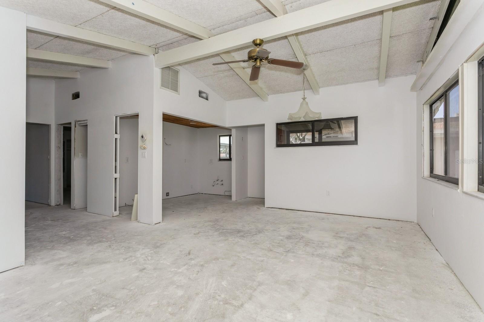 Image 9 of 58 For 500 Park Boulevard S 99
