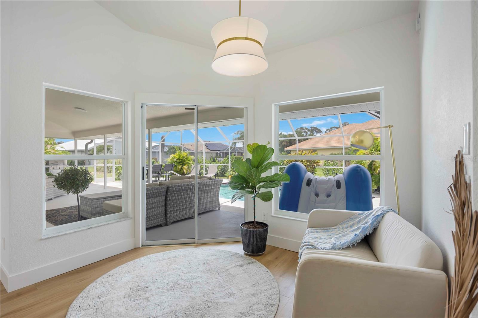 Image 13 of 29 For 5028 Greenway Court