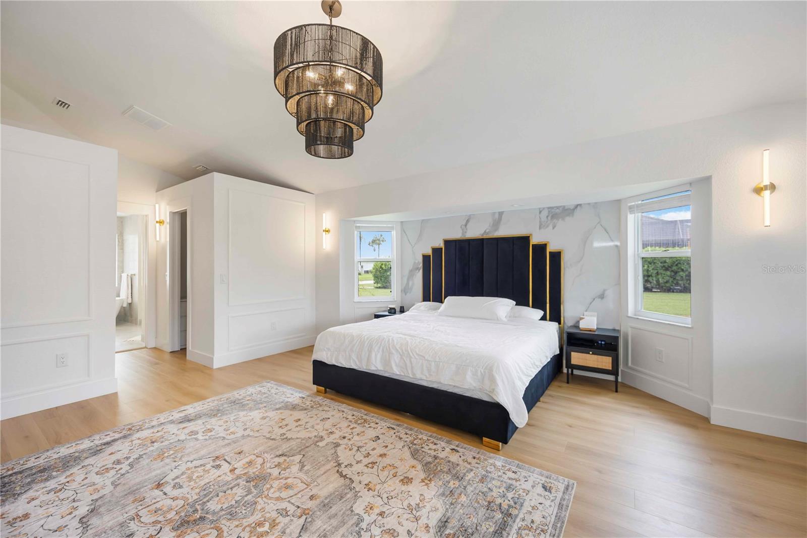 Image 14 of 29 For 5028 Greenway Court