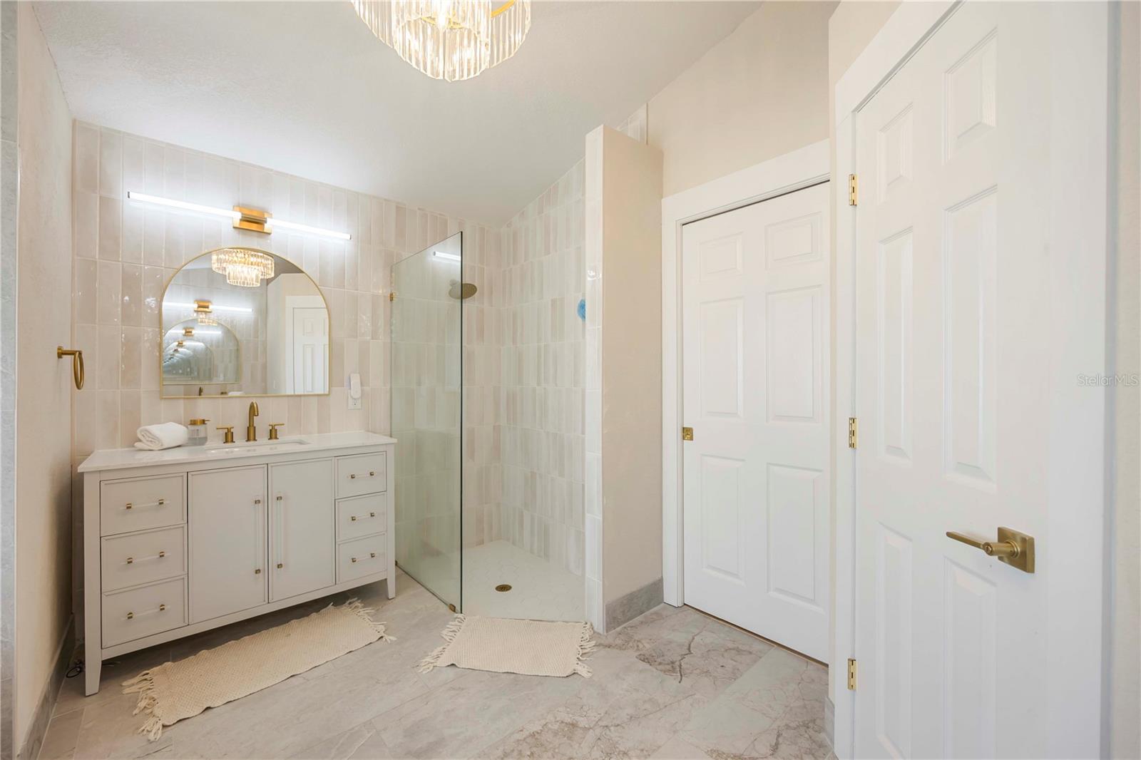 Image 18 of 29 For 5028 Greenway Court