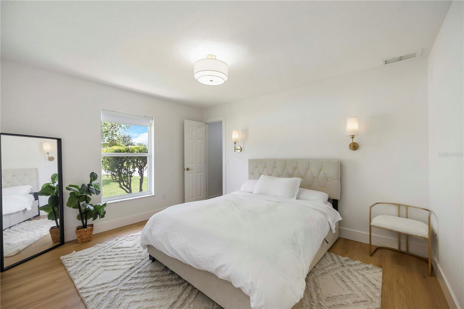 Image 21 of 29 For 5028 Greenway Court