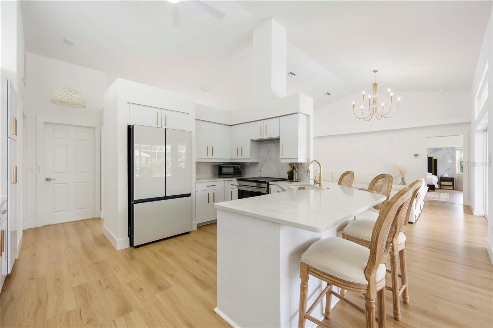 Image 9 of 29 For 5028 Greenway Court