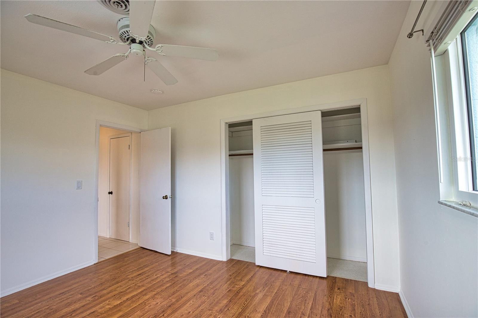 Image 12 of 26 For 1325 Cambridge Drive