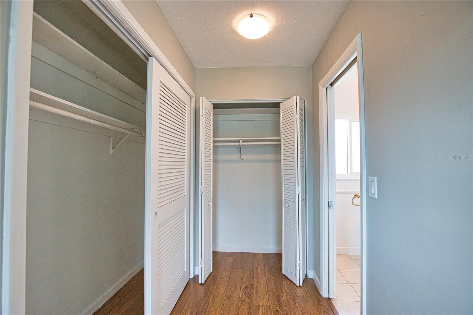 Image 15 of 26 For 1325 Cambridge Drive