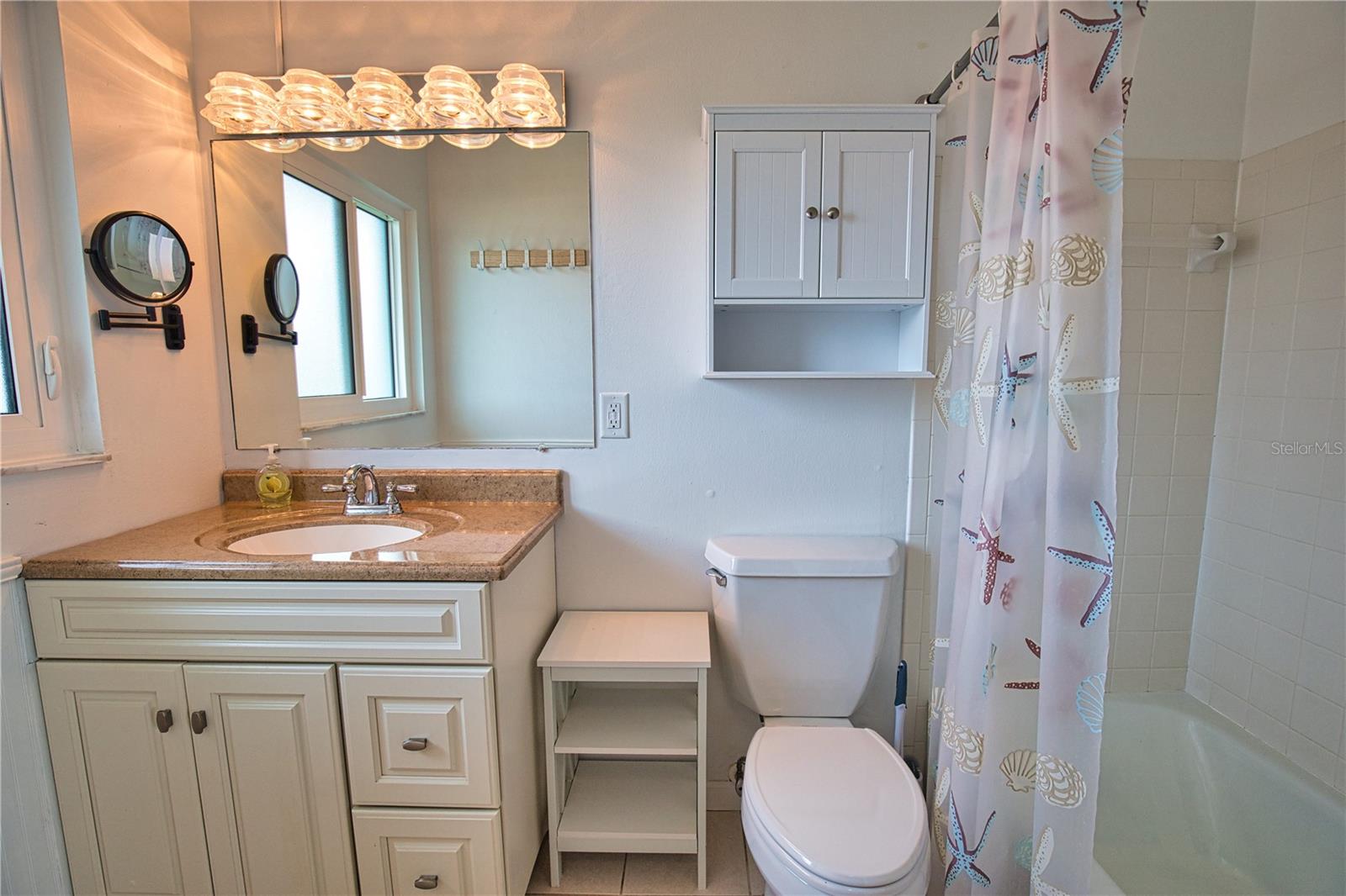 Image 16 of 26 For 1325 Cambridge Drive