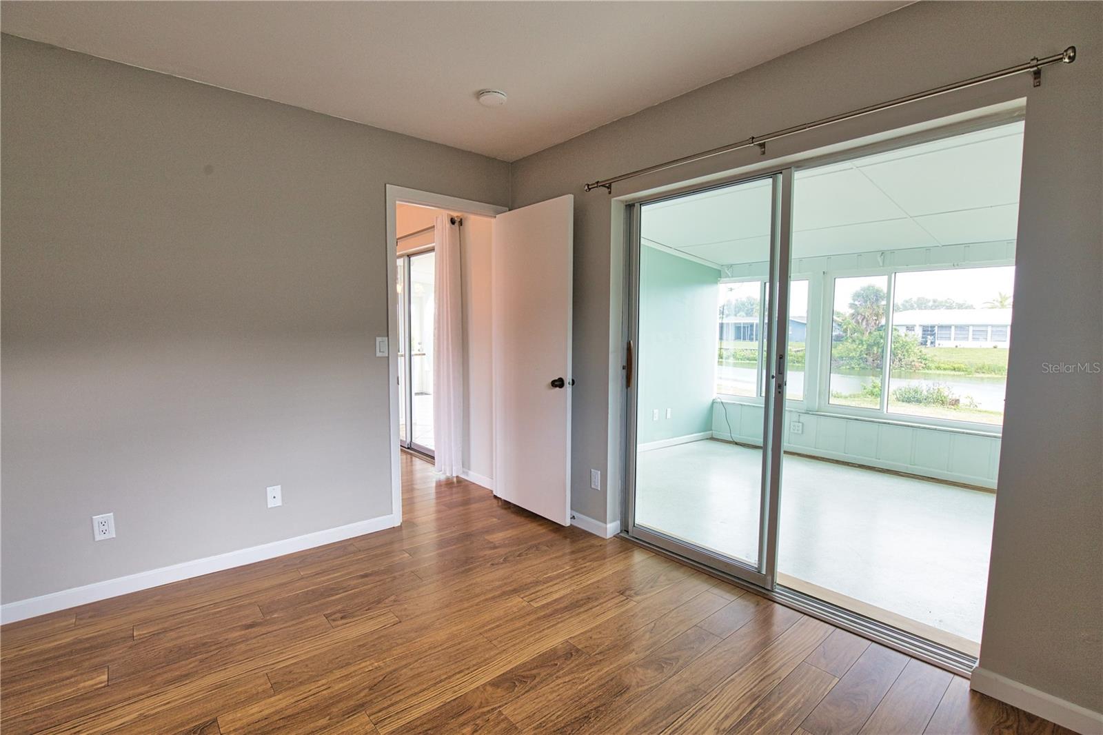 Image 17 of 26 For 1325 Cambridge Drive