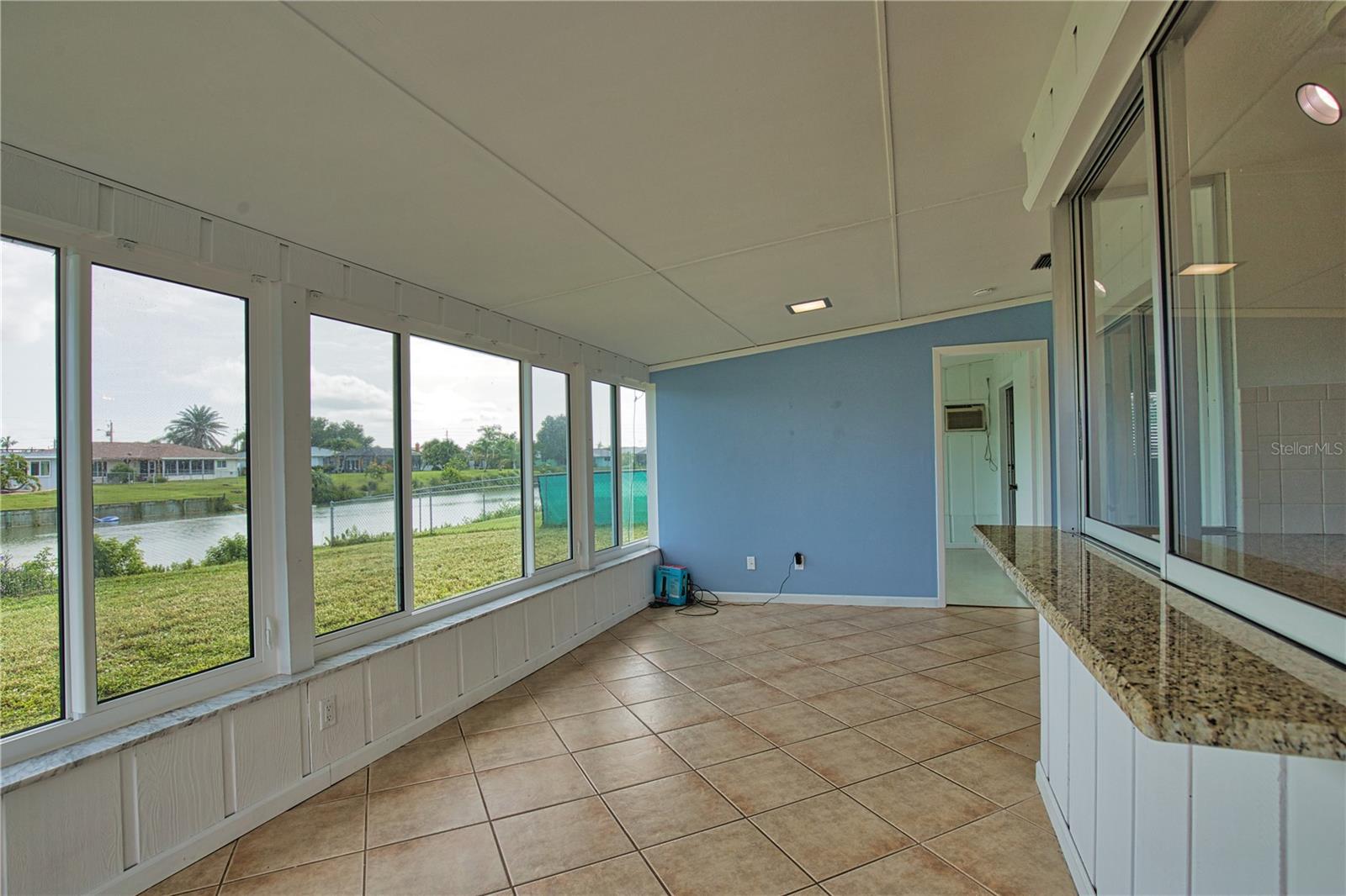 Image 21 of 26 For 1325 Cambridge Drive