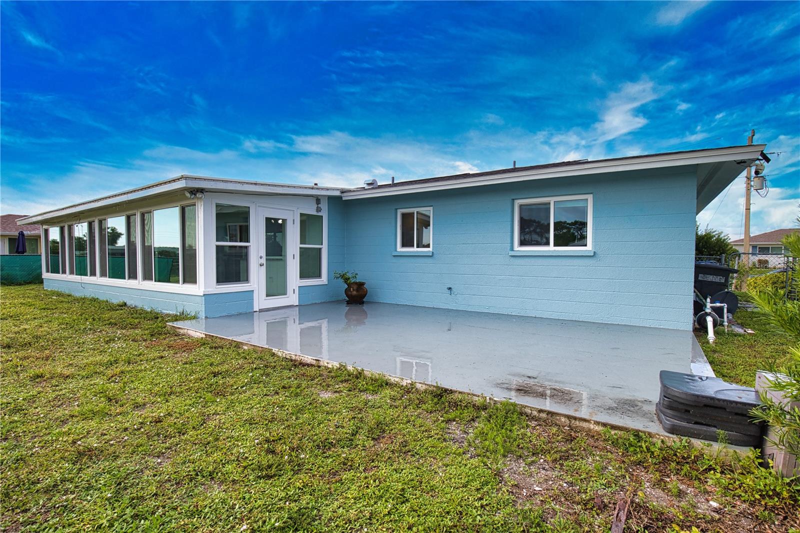Image 22 of 26 For 1325 Cambridge Drive