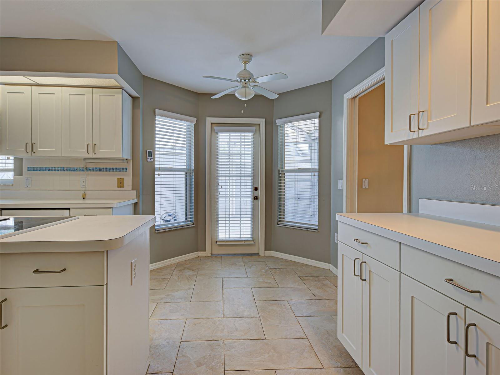 Image 10 of 62 For 720 Brightside Crescent Drive 11