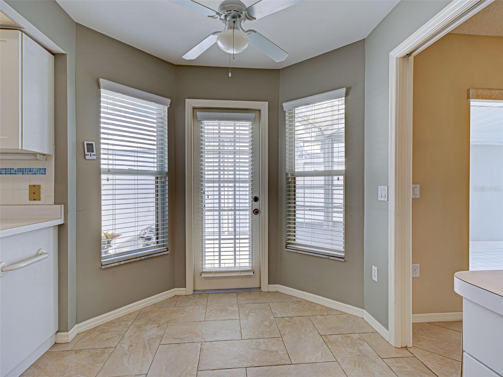 Image 16 of 62 For 720 Brightside Crescent Drive 11