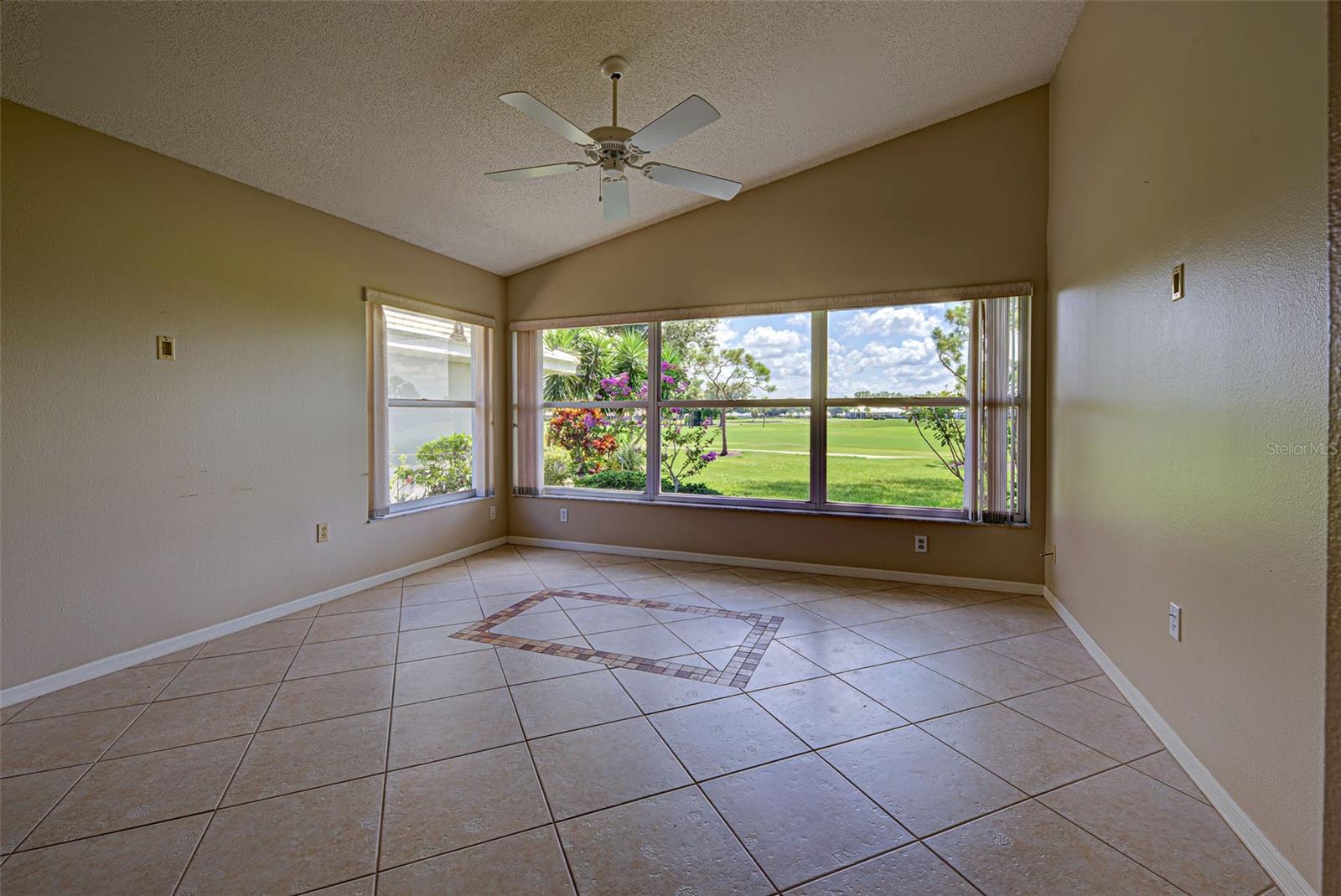 Image 19 of 62 For 720 Brightside Crescent Drive 11