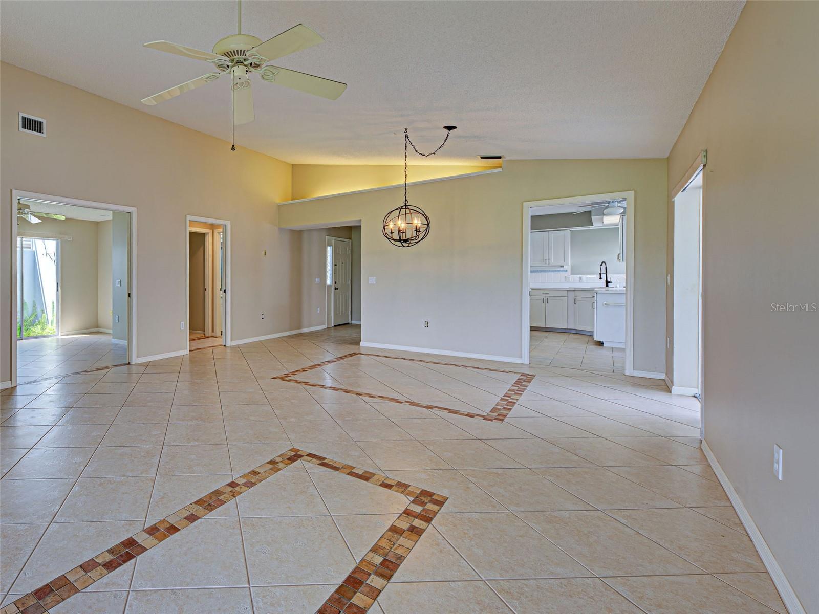 Image 24 of 62 For 720 Brightside Crescent Drive 11