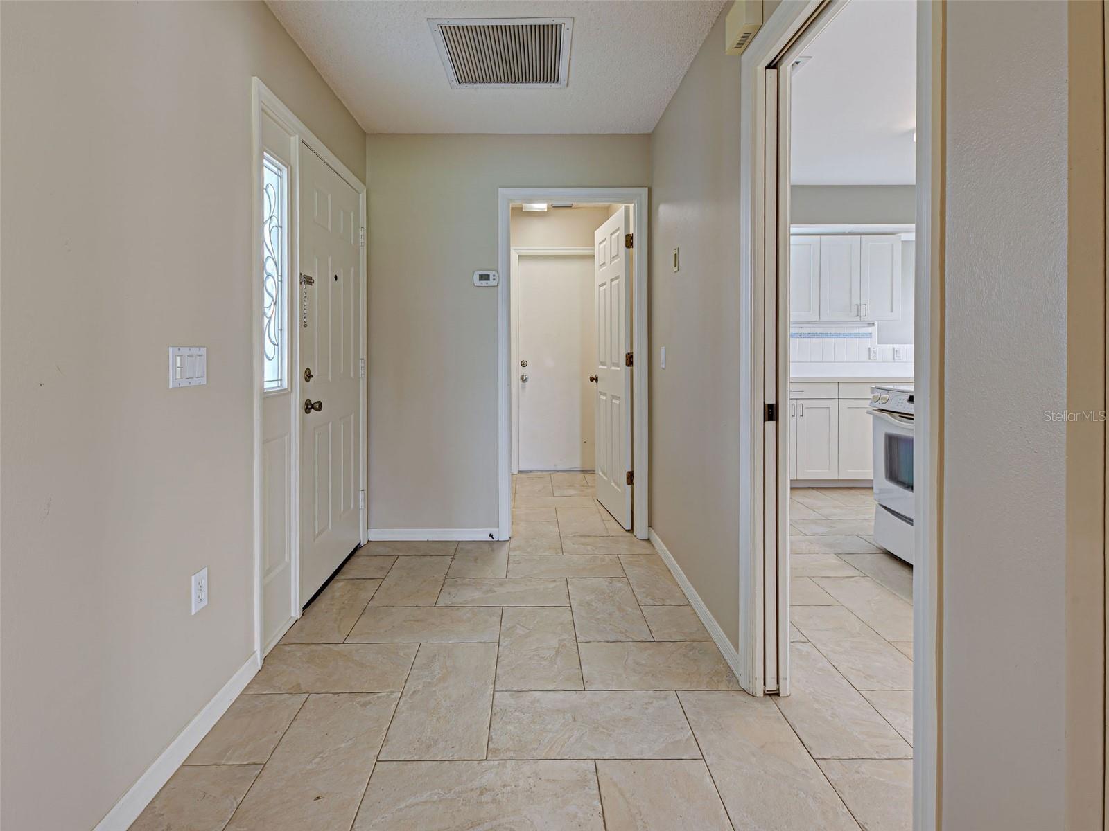 Image 6 of 62 For 720 Brightside Crescent Drive 11