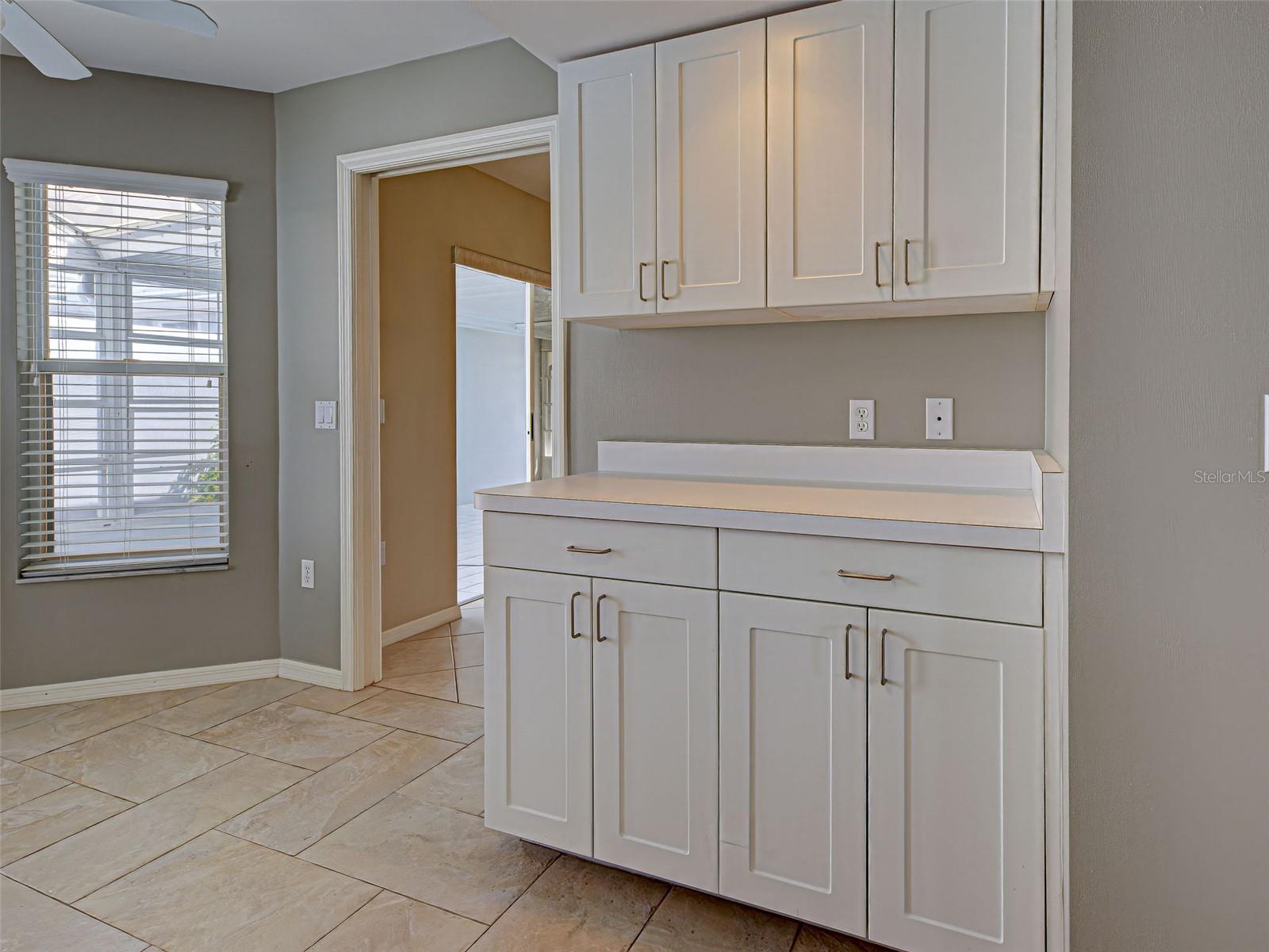 Image 7 of 62 For 720 Brightside Crescent Drive 11