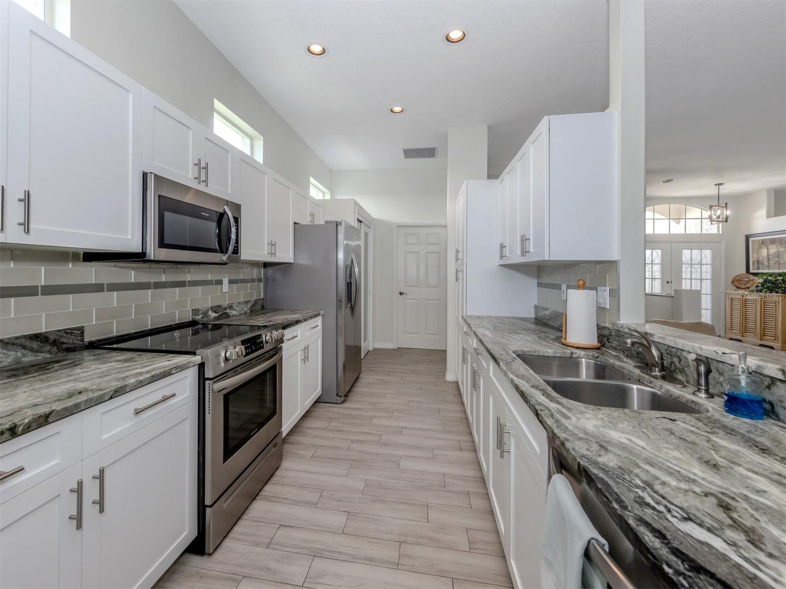 Image 4 of 53 For 1287 Lakeside Woods Drive