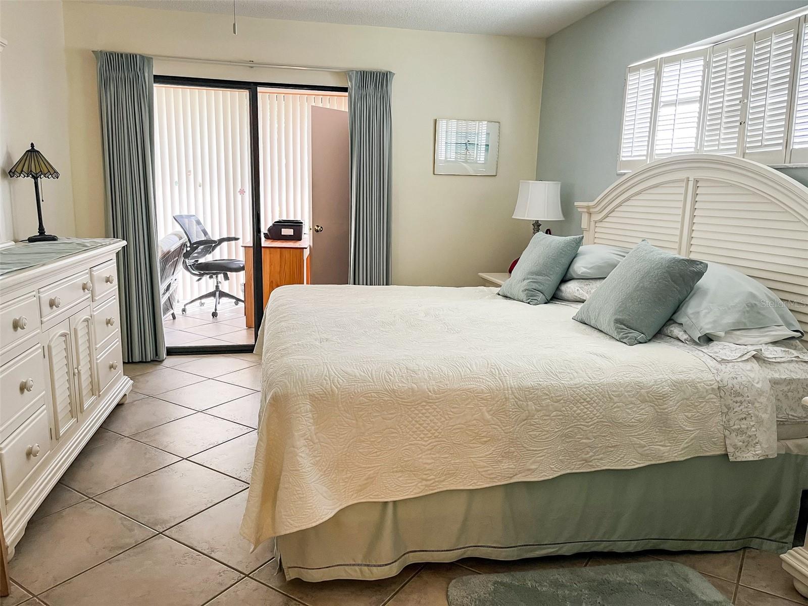 Image 14 of 40 For 690 Bird Bay Circle 28
