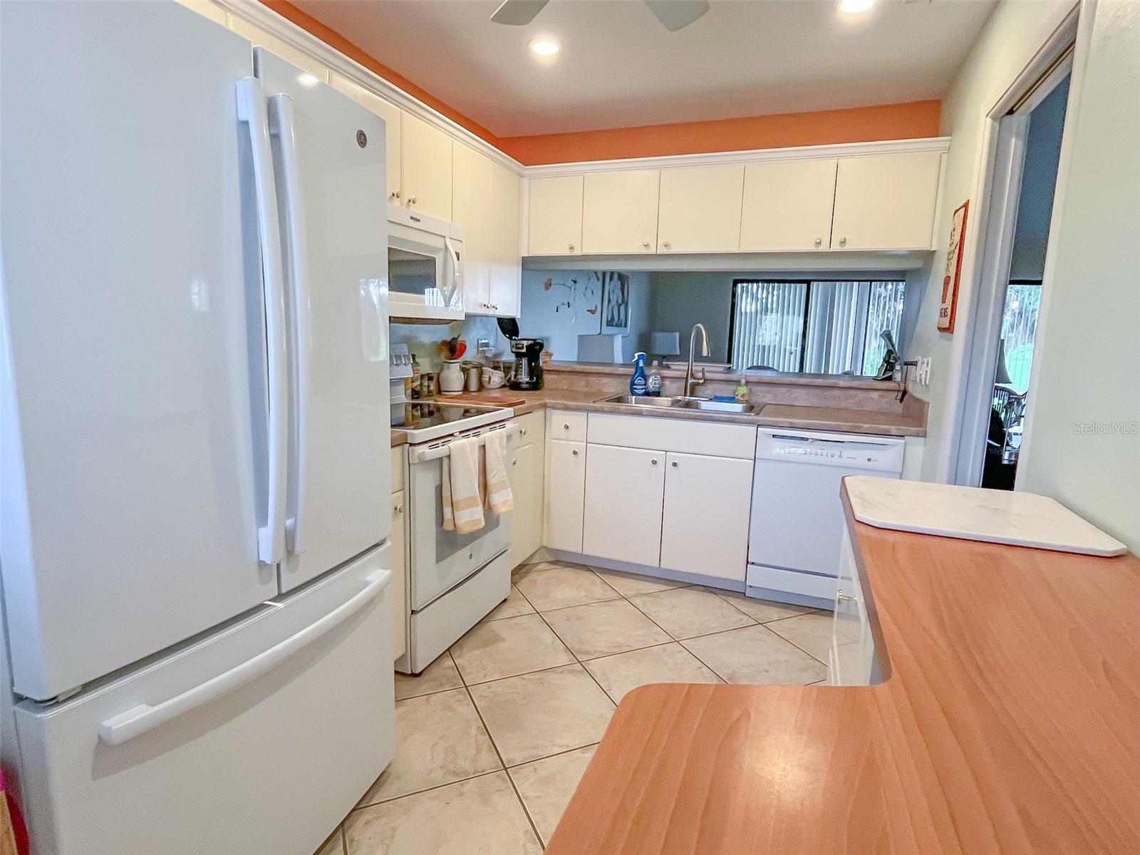 Image 7 of 40 For 690 Bird Bay Circle 28