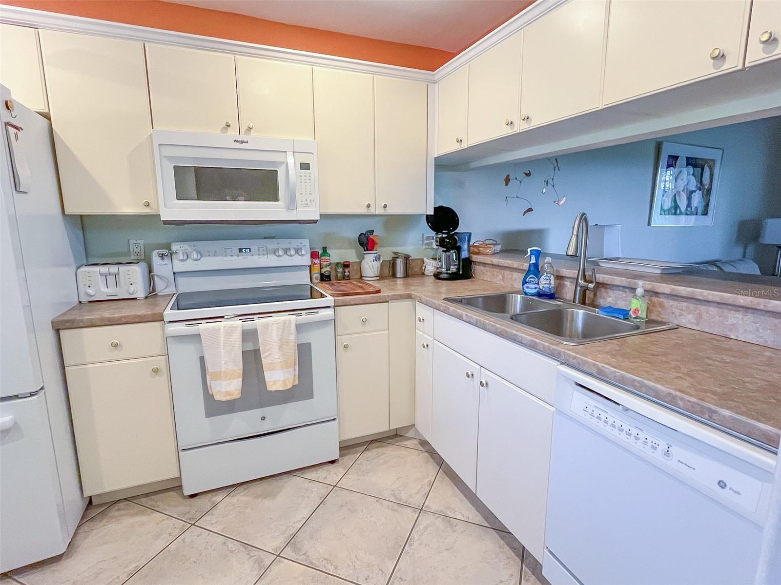 Image 8 of 40 For 690 Bird Bay Circle 28