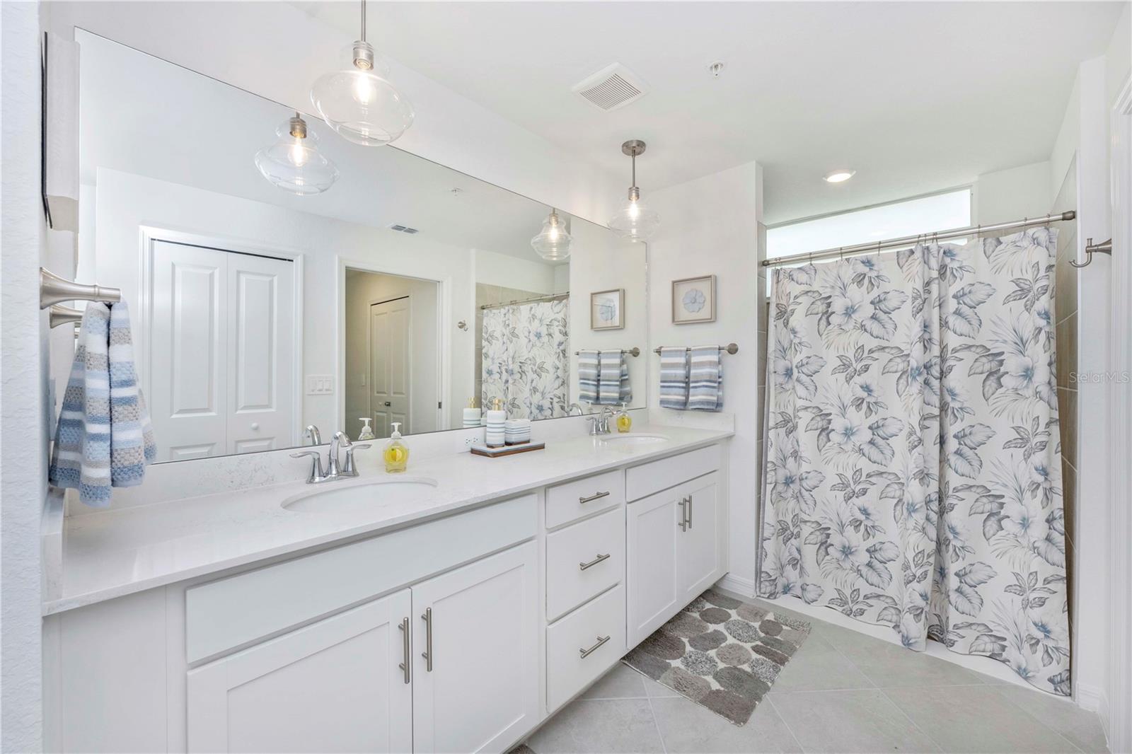 Image 32 of 98 For 17500 Opal Sand Drive 101