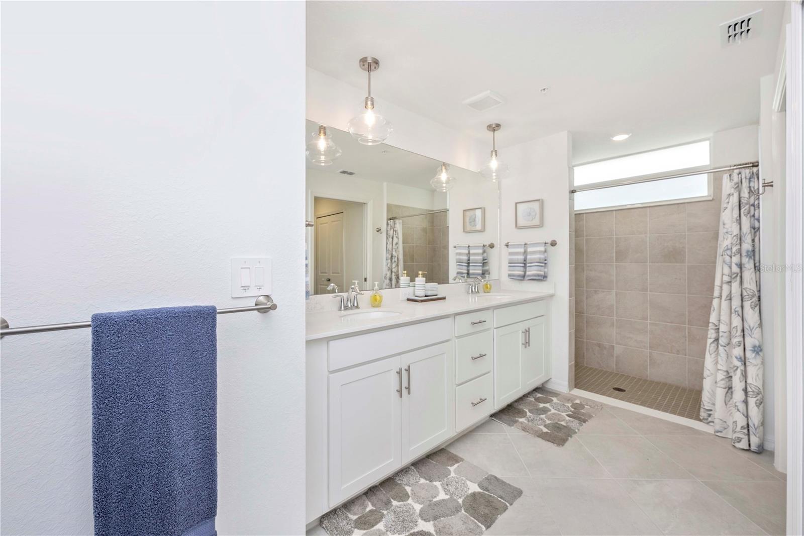 Image 33 of 98 For 17500 Opal Sand Drive 101