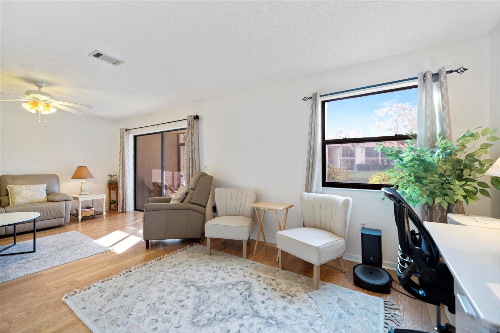 Image 31 of 52 For 752 White Pine Tree Road 108