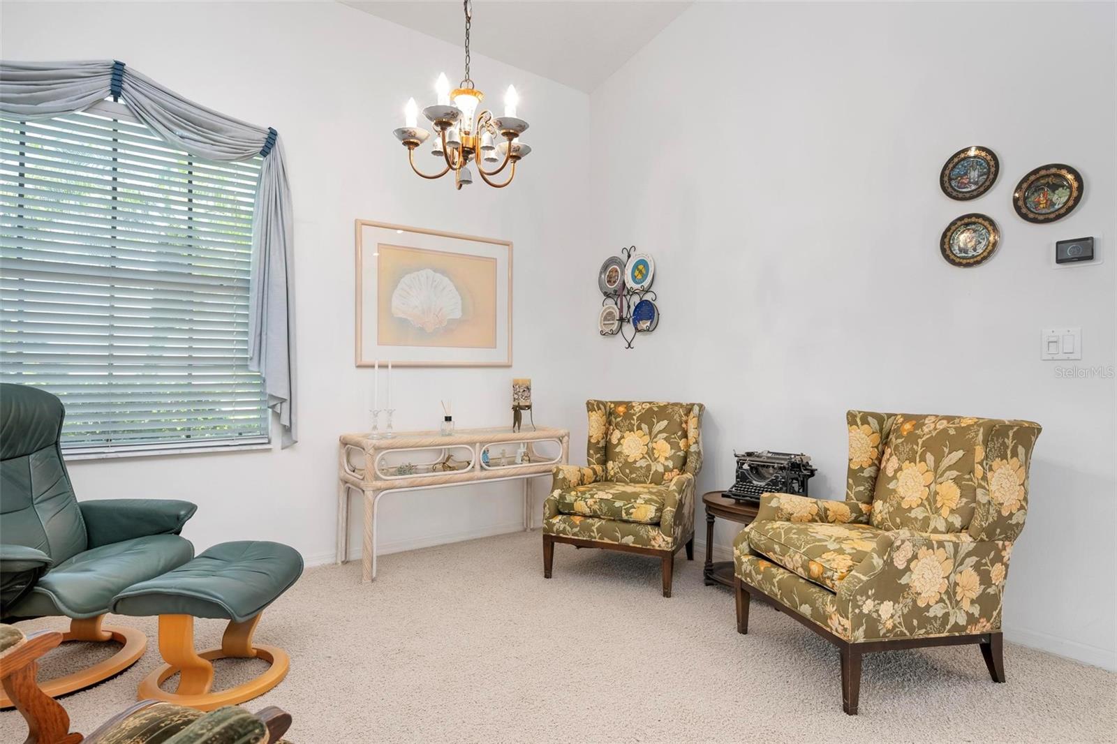 Image 10 of 40 For 403 Bermuda Isles Circle